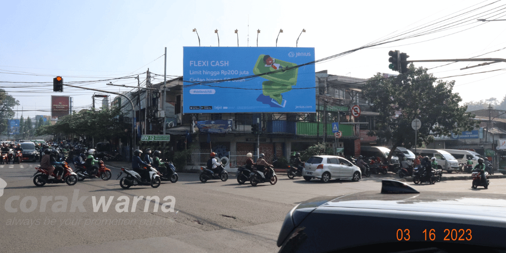 Papan Iklan di Jalan Simpang Dago